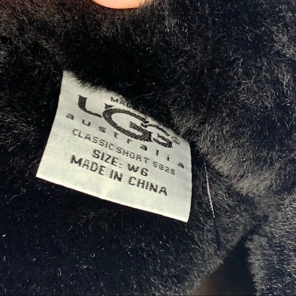 UGG Australia Classic Short Black Boot - Picture 8 of 9